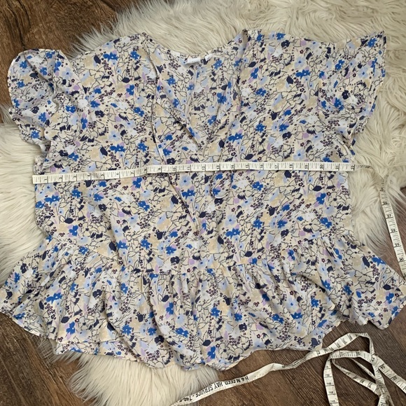 Gap Flutter Sleeve Top - Picture 6 of 10